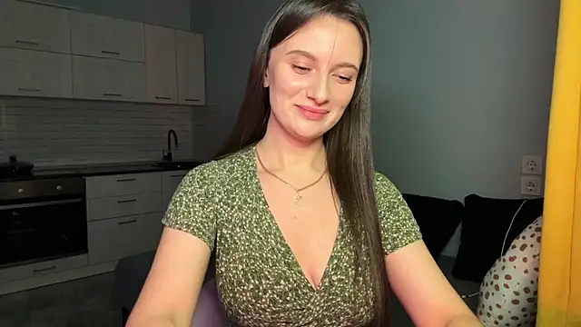 Snapshot of Luna_Raee chatting on November 3, 2025, 2:07 pm Luna Raee online show from November 3, 2025, 2:07 pm