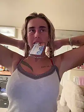 EllieMaeBaby online show from March 10, 2026, 9:42 pm