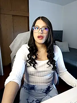 asumi 18 online show from November 28, 2025, 9:50 pm