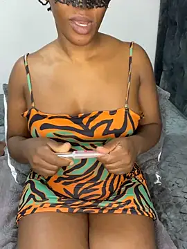 wellbuiltDiosa online show from October 2, 2025, 9:11 pm