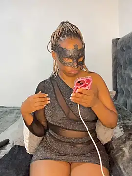 wellbuiltDiosa online show from November 13, 2025, 9:14 pm