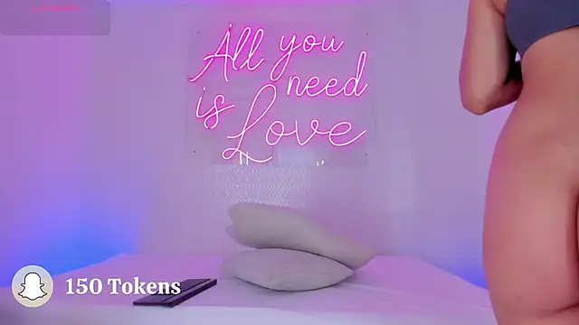 Snapshot of aleksandramiller_ chatting on September 8, 2025, 8:30 pm aleksandramiller online show from September 8, 2025, 8:30 pm