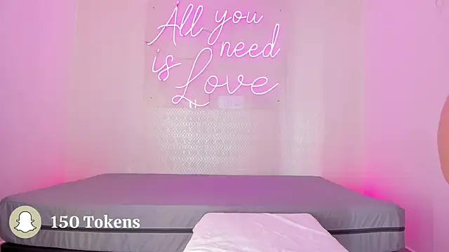 Snapshot of aleksandramiller_ chatting on September 26, 2025, 1:04 pm aleksandramiller online show from September 26, 2025, 1:04 pm