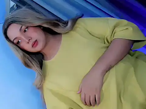 Snapshot of Sweet_angelinax chatting on April 24, 2026, 12:51 pm Sweet angelinax online show from April 24, 2026, 12:51 pm