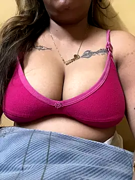 Shiny HOT01 online show from October 31, 2025, 8:21 pm