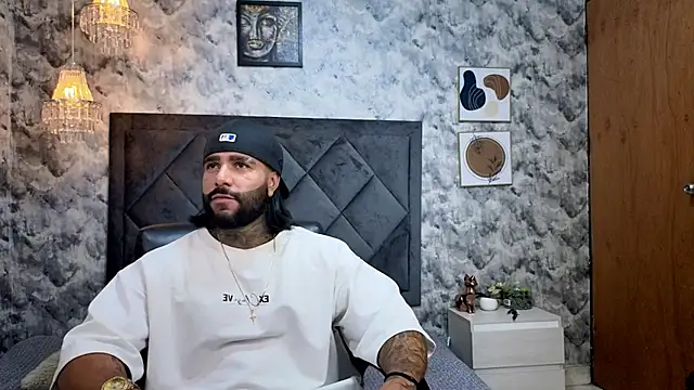 Apolo rousse1 online show from October 5, 2025, 9:13 pm