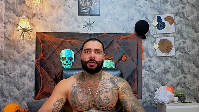 Apolo rousse1 online show from October 24, 2025, 9:33 pm