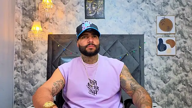 Apolo rousse1 online show from December 4, 2025, 8:39 pm