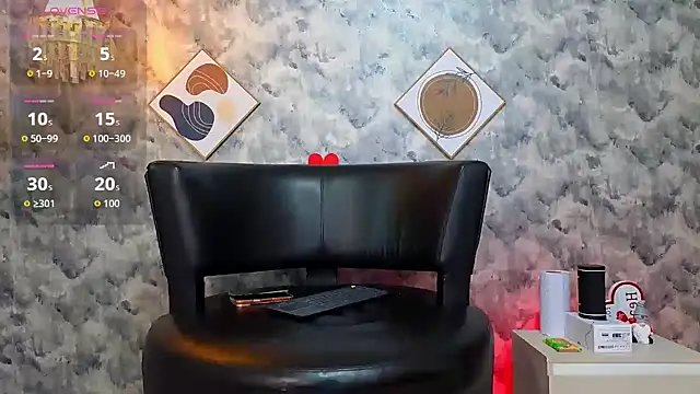 Apolo rousse1 online show from February 19, 2026, 9:33 pm