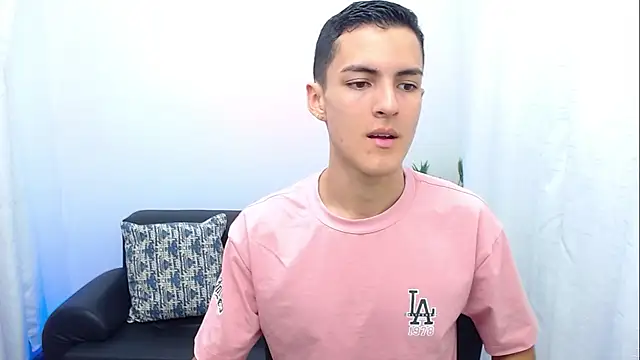 Matiius18 online show from December 17, 2025, 2:01 pm