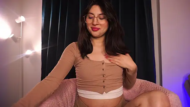 Auralea online show from October 20, 2025, 3:40 am