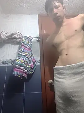 Snapshot of Rolito69 chatting on November 7, 2025, 8:31 pm Rolito69 online show from November 7, 2025, 8:31 pm