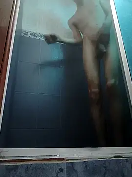 Snapshot of Rolito69 chatting on December 15, 2025, 8:13 pm Rolito69 online show from December 15, 2025, 8:13 pm