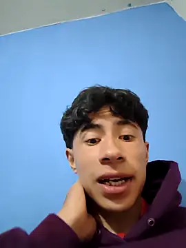 Snapshot of Rolito69 chatting on April 15, 2026, 2:29 am Rolito69 online show from April 15, 2026, 2:29 am