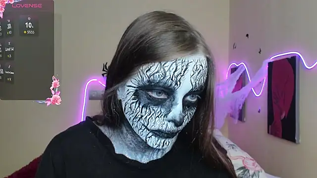 AliceHaris online show from November 1, 2025, 3:19 am