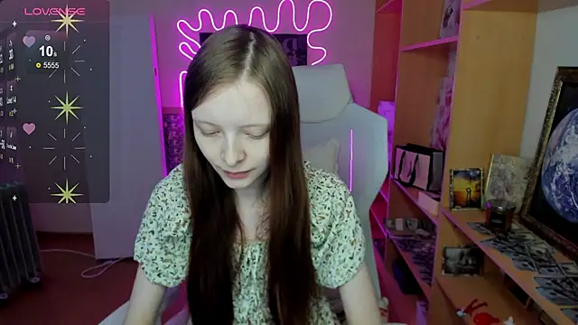 AliceHaris online show from November 18, 2025, 9:36 am