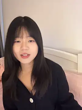 Ella-A9 online show from October 14, 2025, 5:41 am