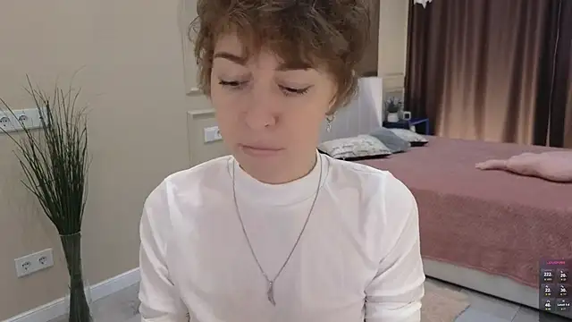 Snapshot of daniellia_ chatting on October 12, 2025, 9:08 am daniellia  online show from October 12, 2025, 9:08 am