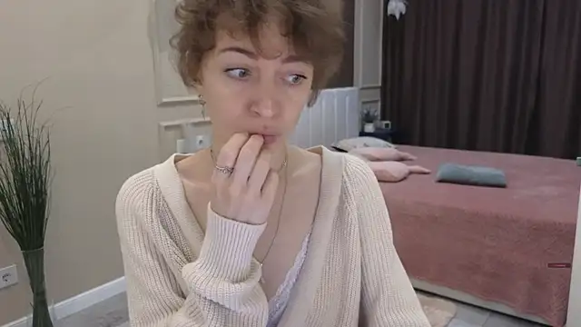 Snapshot of daniellia_ chatting on October 14, 2025, 8:59 am daniellia  online show from October 14, 2025, 8:59 am
