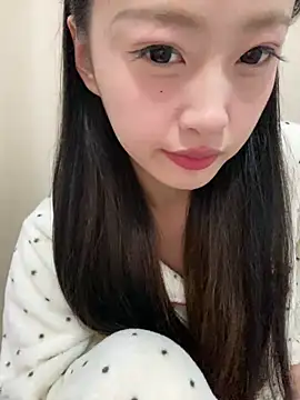 MengMeng0515 online show from April 21, 2026, 2:01 pm