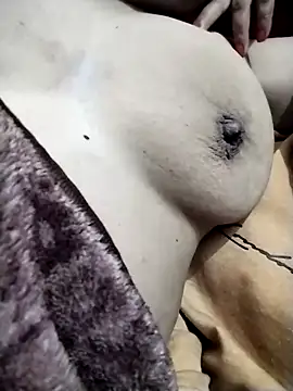 beena01 online show from January 7, 2026, 6:43 pm