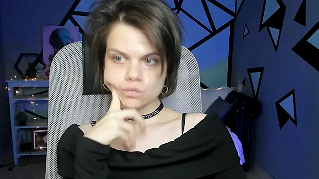 EllieMurler online show from October 3, 2025, 9:17 am