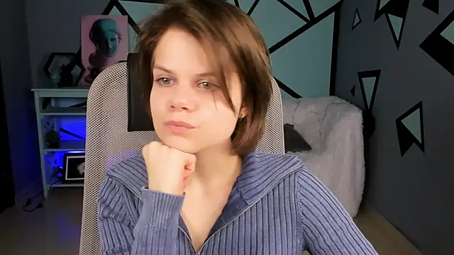 EllieMurler online show from October 15, 2025, 8:47 am