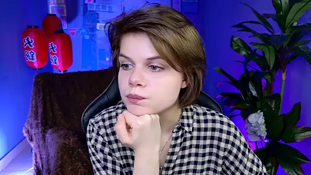 EllieMurler online show from January 18, 2026, 1:04 pm