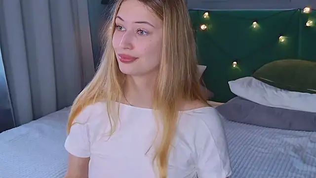 Sofii Ly online show from September 10, 2025, 6:13 am