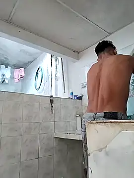 Snapshot of Brayanellatino chatting on February 22, 2026, 11:53 am Brayanellatino online show from February 22, 2026, 11:53 am