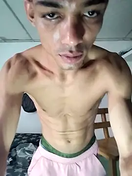 Brayanellatino online show from April 7, 2026, 8:42 pm