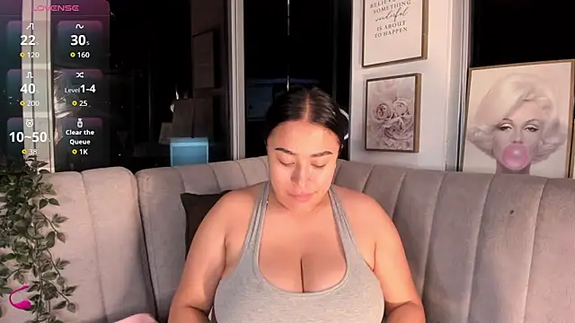 Zoey thompson online show from October 6, 2025, 11:13 pm