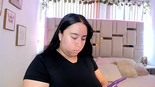 Zoey thompson online show from March 3, 2026, 8:15 pm