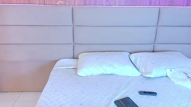 KiokoSen online show from November 13, 2025, 2:43 am