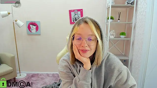 R0cket bunny online show from October 14, 2025, 1:17 am