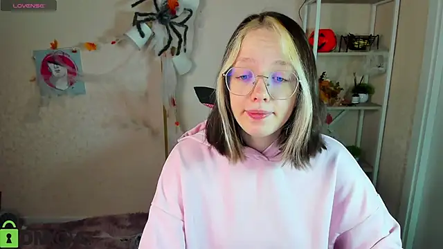 R0cket bunny online show from November 12, 2025, 1:17 am