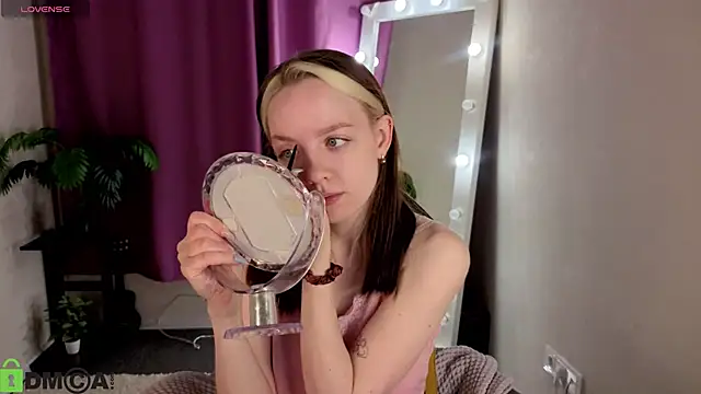 R0cket bunny online show from May 28, 2026, 12:52 am