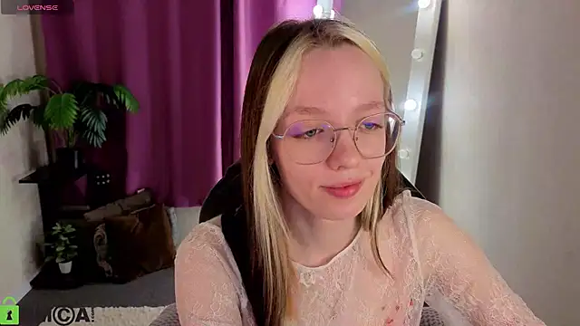R0cket bunny online show from May 31, 2026, 1:03 am