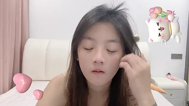 Snapshot of A_18_girls chatting on October 17, 2025, 11:07 pm A 18 girls online show from October 17, 2025, 11:07 pm