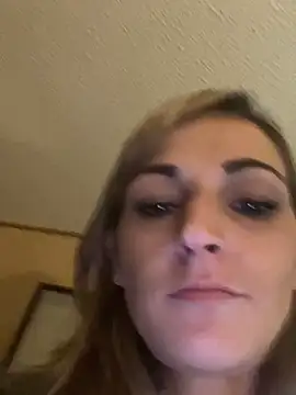 nicole9666 online show from November 19, 2025, 3:17 am