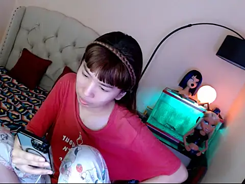 ShantalFoxxy  online show from October 24, 2025, 1:40 pm