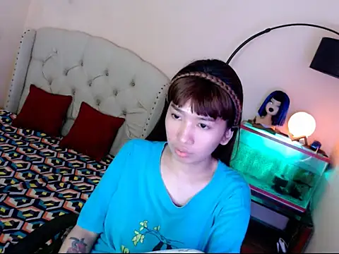 ShantalFoxxy  online show from November 8, 2025, 1:44 pm