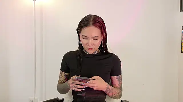 sara queen10 online show from April 9, 2026, 2:11 pm