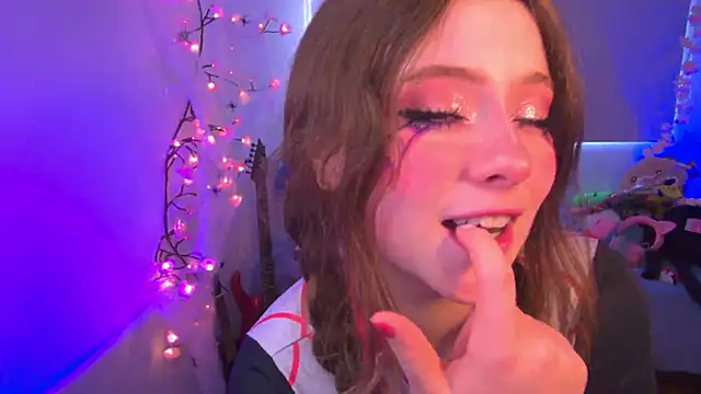 Lil bela online show from December 3, 2025, 11:52 am