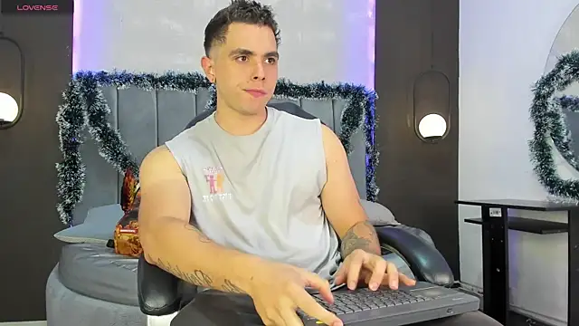 Liam walk  online show from November 21, 2025, 10:30 pm