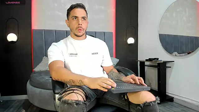 Liam walk  online show from January 8, 2026, 8:11 pm