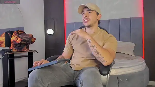 Liam walk  online show from March 5, 2026, 10:06 pm