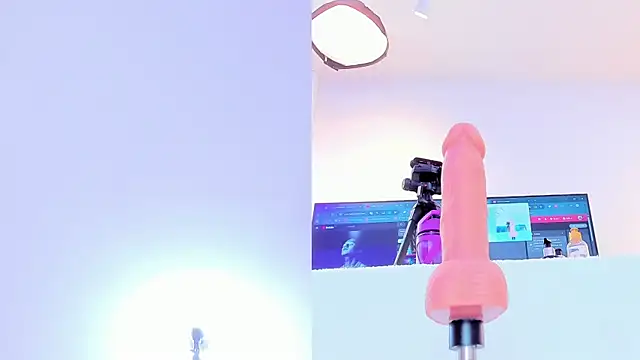 maily zanss online show from February 17, 2026, 8:15 pm