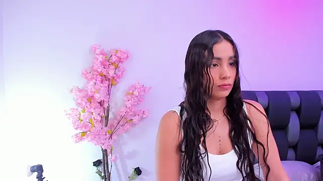 maily zanss online show from April 4, 2026, 7:55 pm