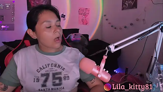 lila kitty81 online show from December 1, 2025, 6:35 pm